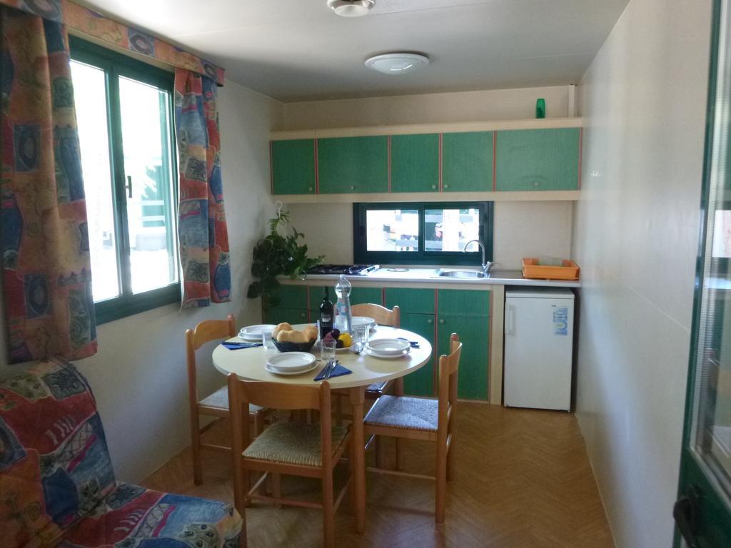 Camping Village Li Nibari Sorso Rum bild